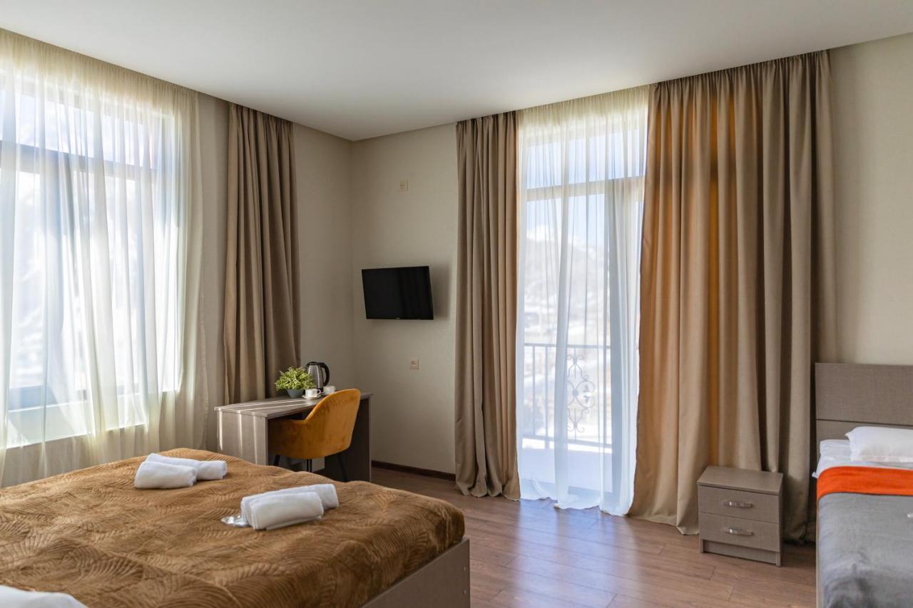 Cliff House Hotel Kazbegi Ngoại thất bức ảnh