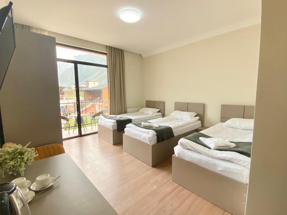 Cliff House Hotel Kazbegi Ngoại thất bức ảnh