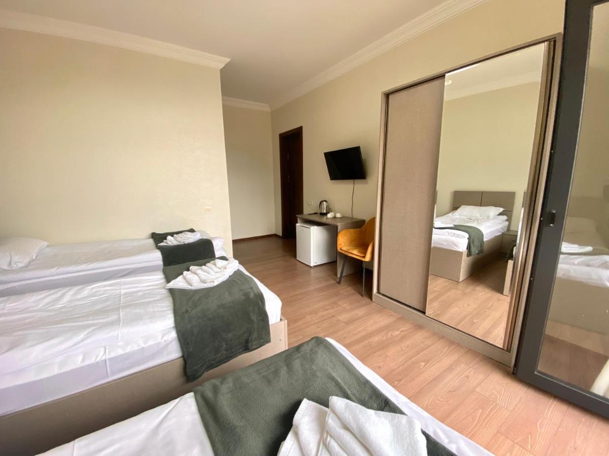Cliff House Hotel Kazbegi Ngoại thất bức ảnh